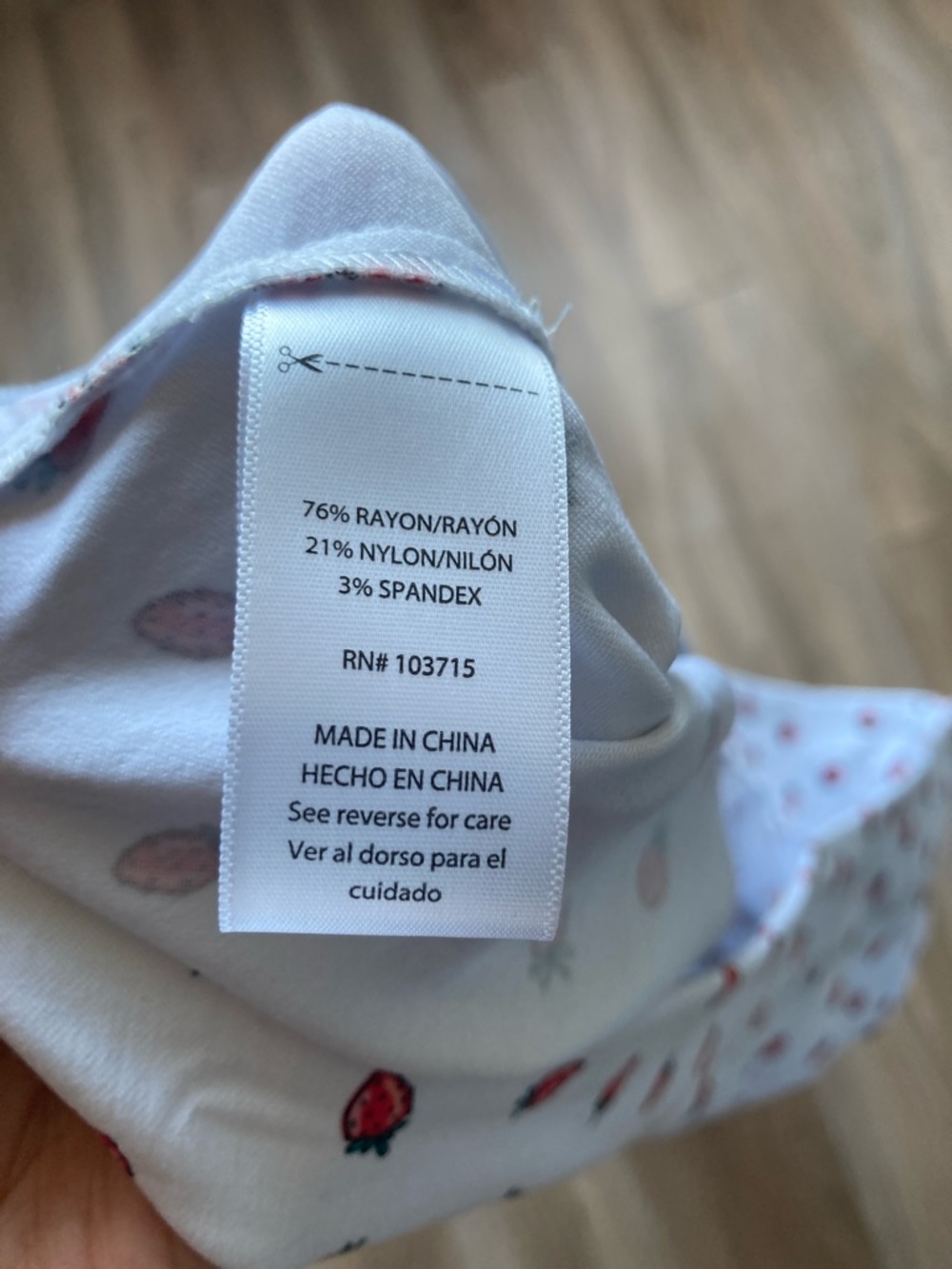 Zac & Rachel Pull on short White with strawberry print short casual summer 24W - Picture 10 of 17